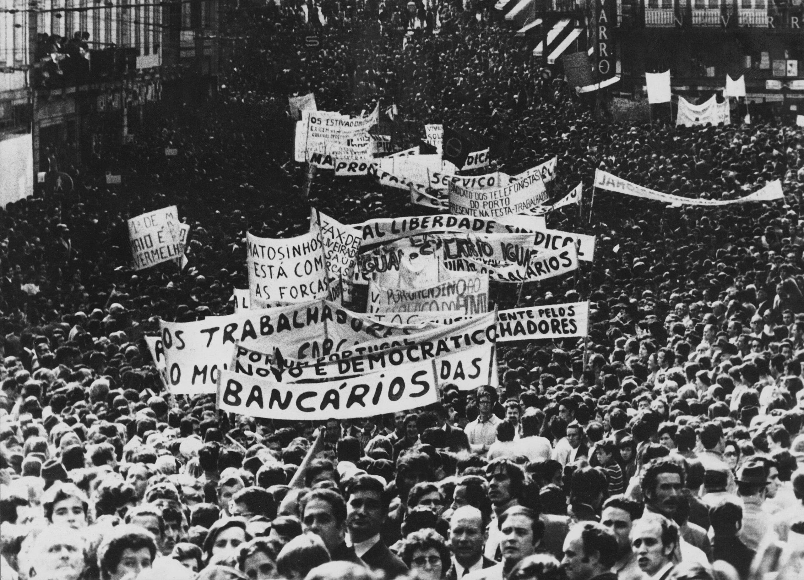 Celebrações do 1.º de Maio no Porto. 1 de maio de 1974. Fonte: ANTT, Arquivo Fotográfico