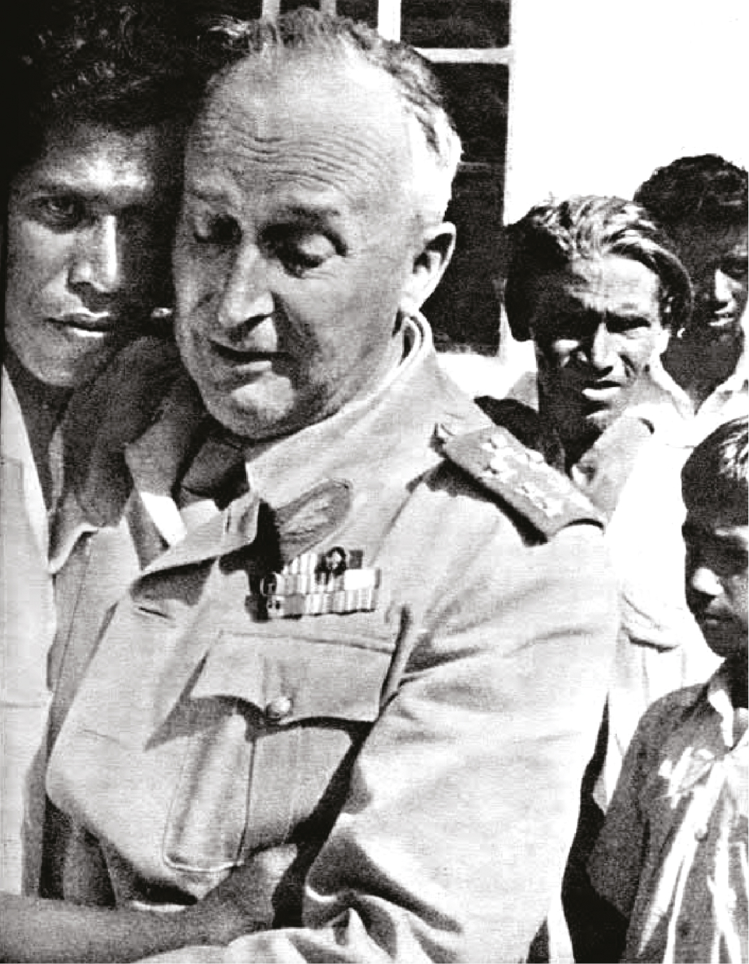 General Vassalo e Silva, após rendição. Revista Paris Match