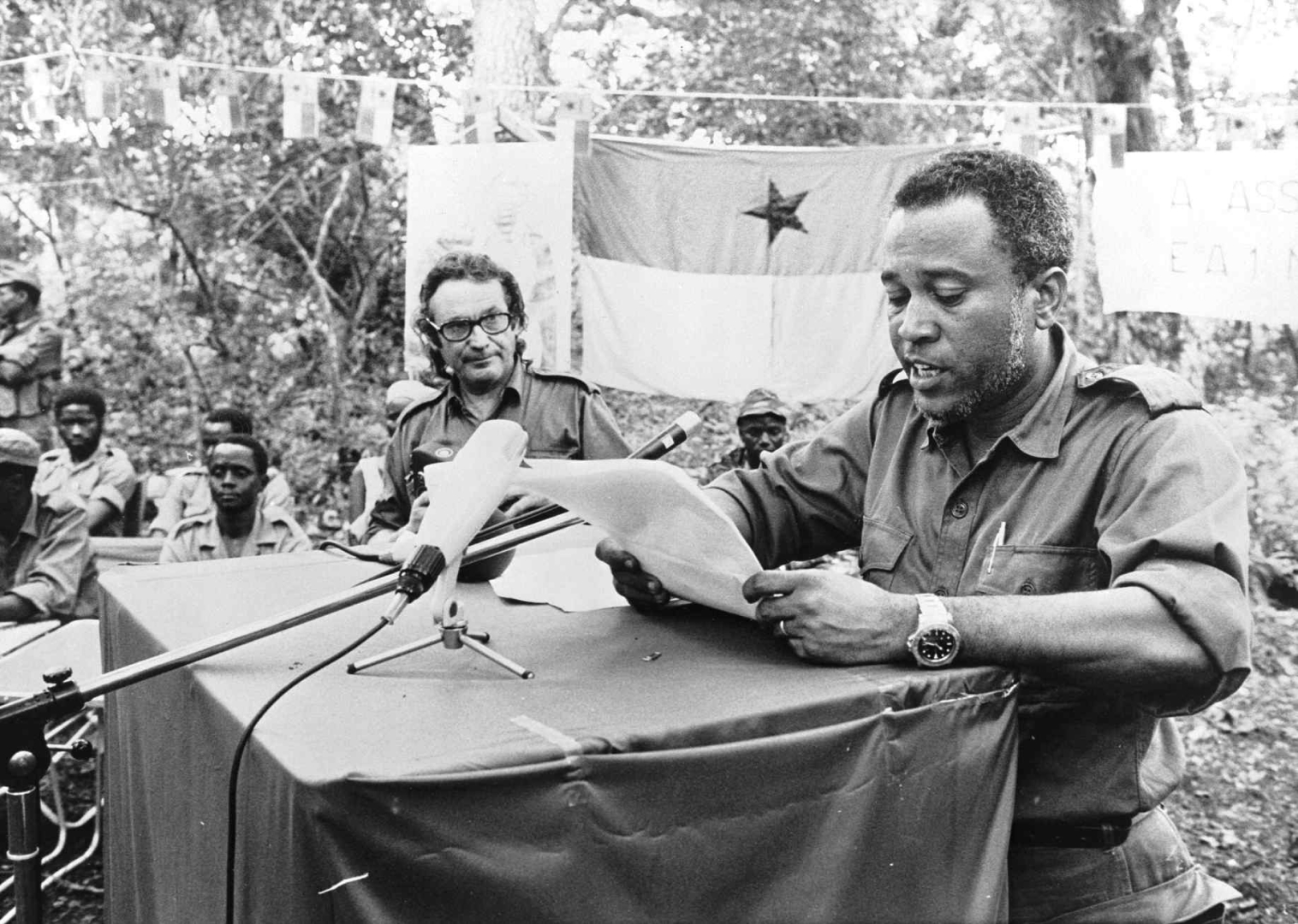 Luís Cabral discursando na I Assembleia Nacional Popular da Guiné-Bissau,  23 e 24 de setembro de 1973. Fonte: FMSMB, DAC