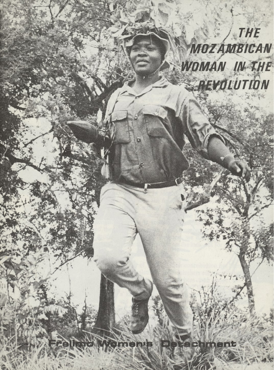 «The Mozambican Woman in the Revolution», brochura editada pelo Destacamento das Mulheres da FRELIMO, [1969]. Fonte: AHS/ICS-ULisboa