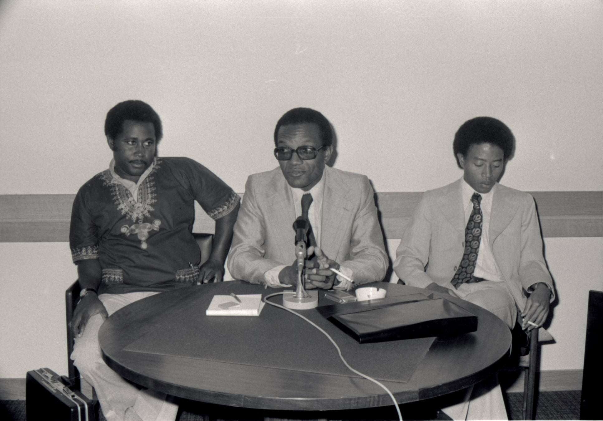 Conferência de imprensa de Miguel Trovoada, secretário-geral do MLSTP, 17 de junho de 1975. Fonte: ANTT, EPJS