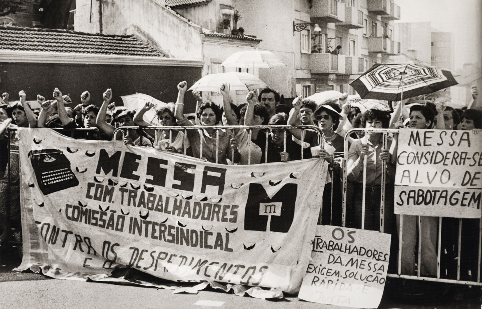 Manifestação de trabalhadoras da fábrica de máquinas de escrever MESSA, 14 de maio de 1974. Fonte: FMSMB, UMAR - União Mulheres Alternativa