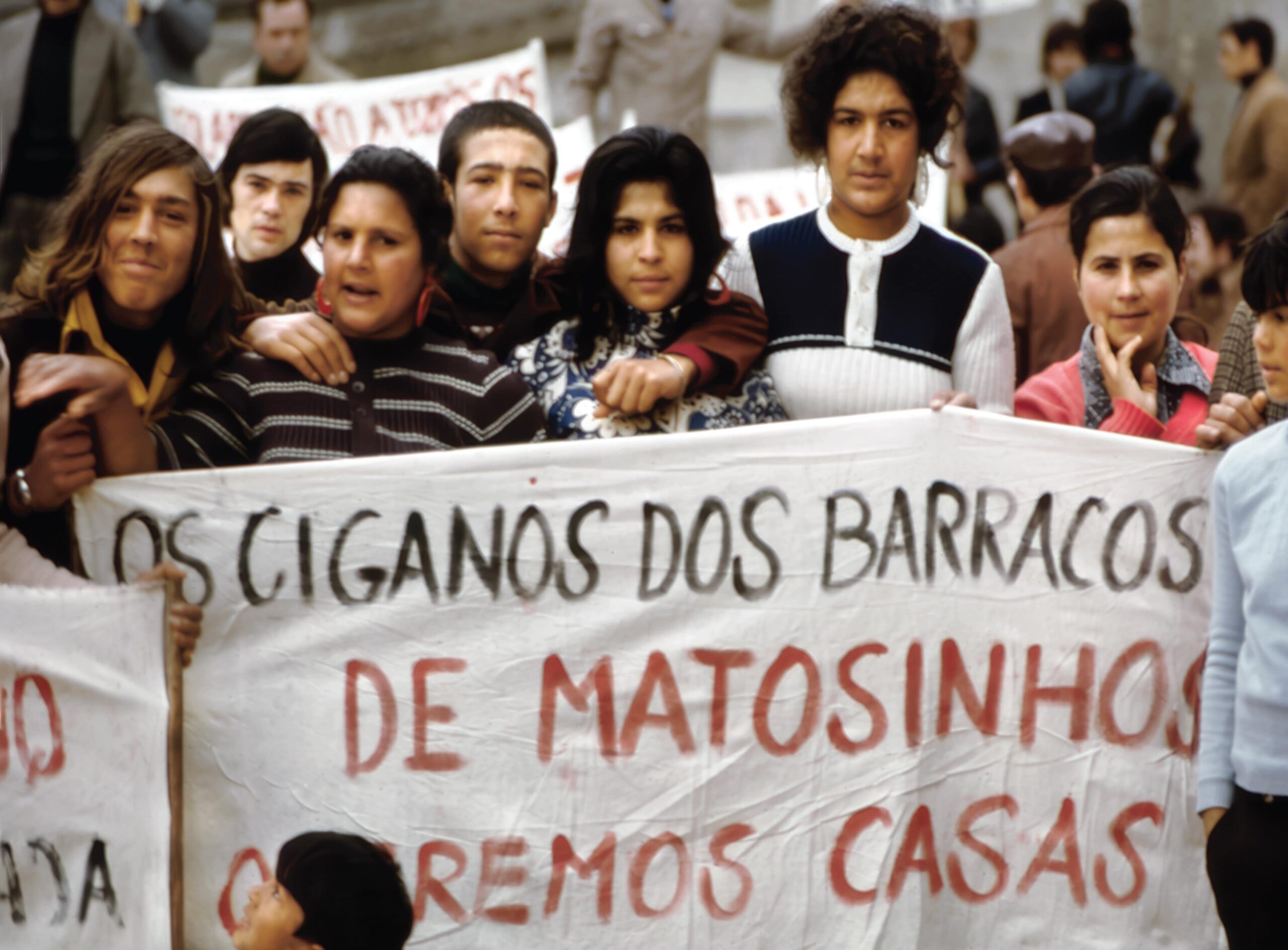 Manifestação pelo direito à habitação. Matosinhos, 1975. Fotografia de A. Alves Costa. CD25A.