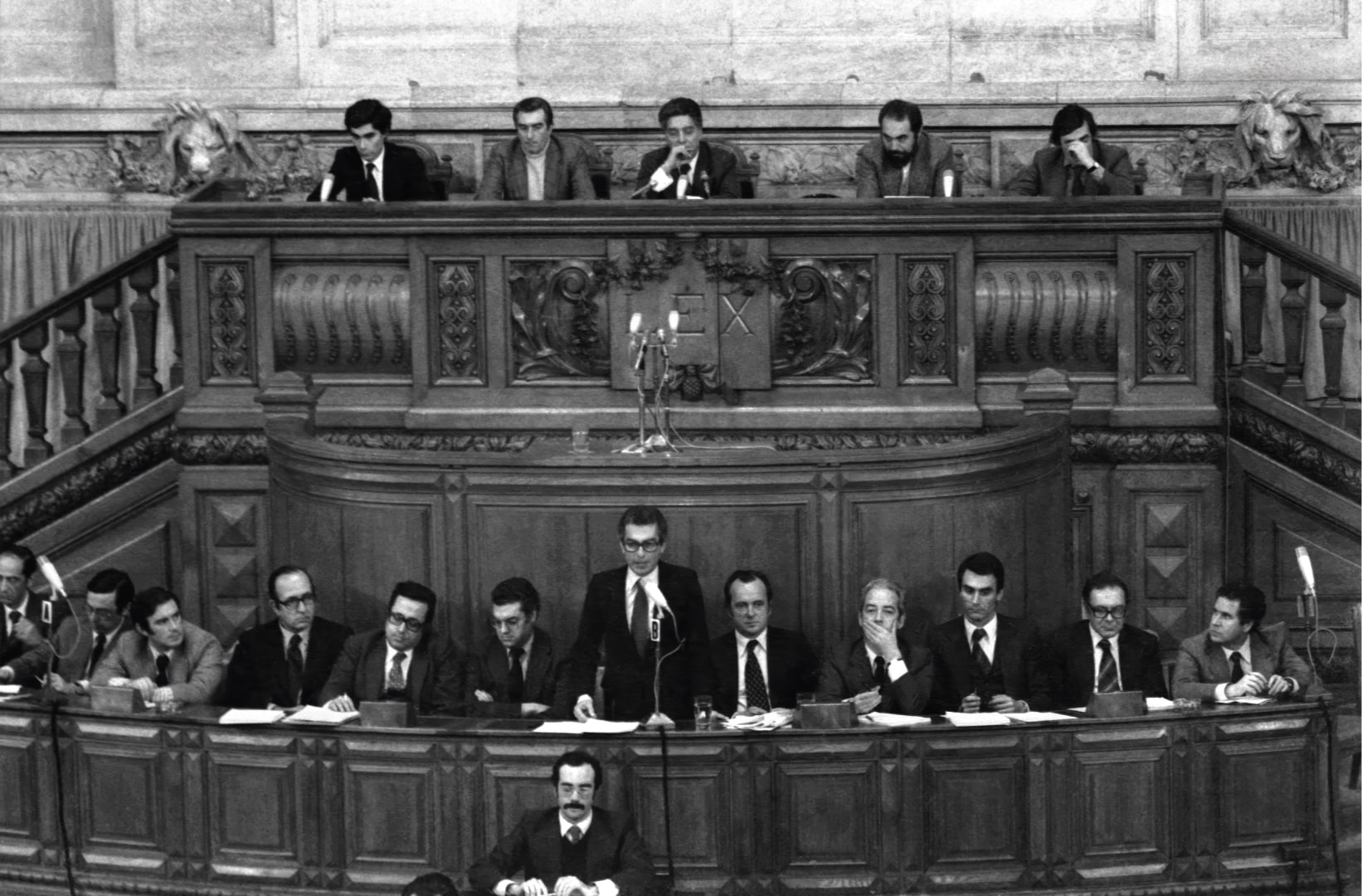 Francisco Sá Carneiro (Primeiro-Ministro) discursa perante a Assembleia da República. 1980. AHP, Coleção Miranda Castela.