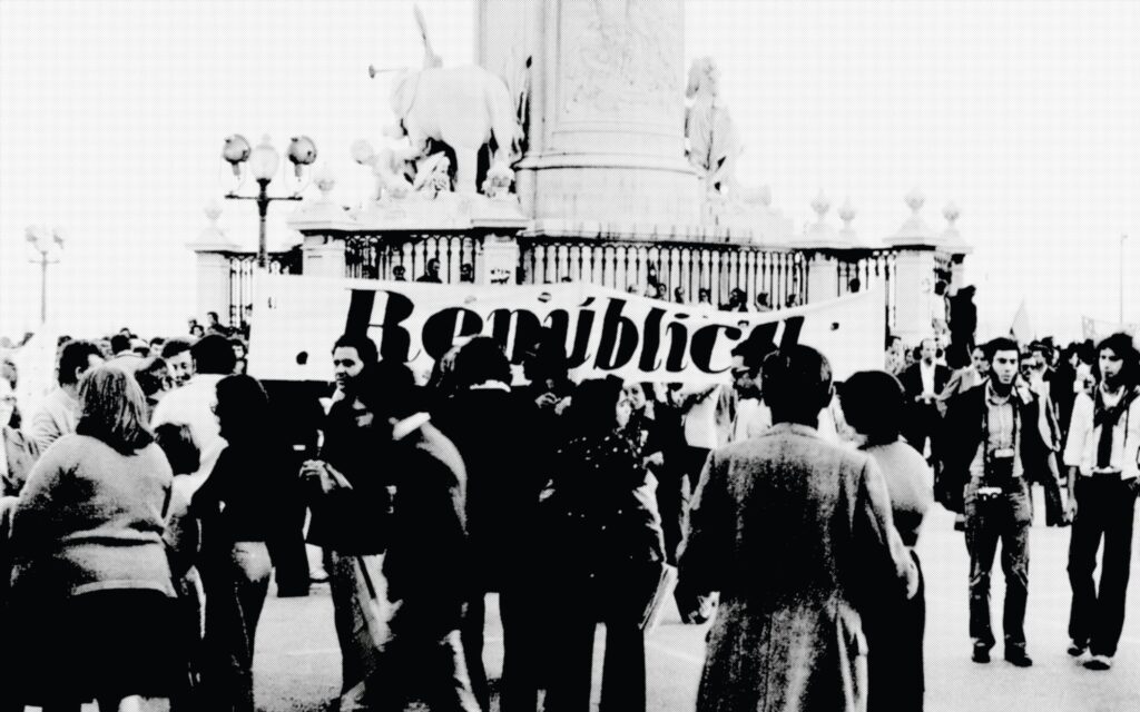 Manifestação dos trabalhadores do jornal República. Lisboa, 22 de setembro de 1975. CPF.